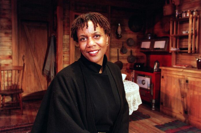shirley-jo-finney,-actress-and-theater-director-who-championed-black-works,-dies-at-74