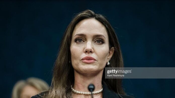 angelina-jolie,-appello-a-israele:-“il-terrorismo-non-giustifica-le-vite-innocenti-perse-nei-bombardamenti”