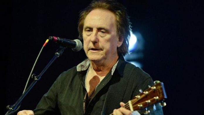 morto-denny-laine,-fondo-i-wings-con-paul-mccartney