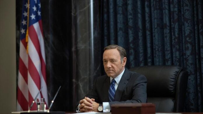 kevin-spacey,-il-discorso-del-presidente:-“netflix-esiste-grazie-a-me.-e-ha-provato-a-seppellirmi”