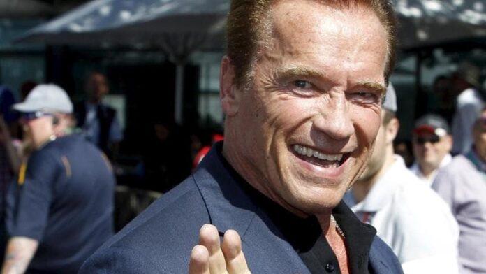 schwarzenegger-in-stato-di-fermo-in-aeroporto-per-un-orologio-rilasciato-dopo-tre-ore.-“una-commedia-piena-di-errori,-potrebbe-essere-un-buon-poliziesco”