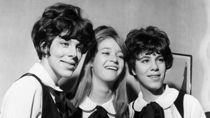 mary-weiss,-lead-singer-of-the-shangri-las,-has-died