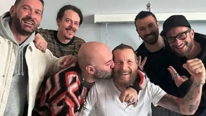 i-negramaro-fanno-visita-a-jovanotti-in-ospedale:-“siamo-venuti-a-portargli-un-po’-di-amore”