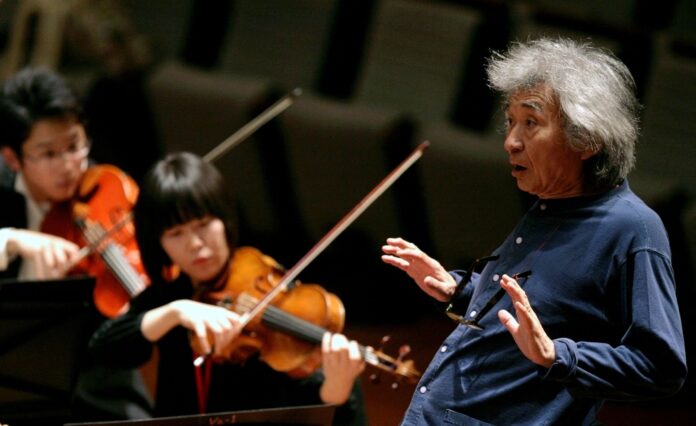 muere-seiji-ozawa,-el-director-de-orquesta-japones-mas-occidental,-a-los-88-anos