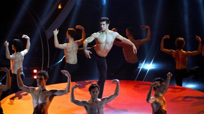 roberto-bolle,-arte-e-bellezza:-a-sanremo-con-il-“bolero”-incanta-l’ariston