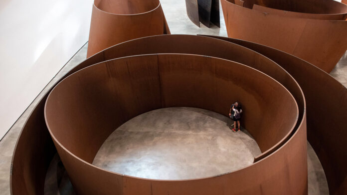 images:-remembering-richard-serra,-a-world-renowned-‘poet’-of-metals