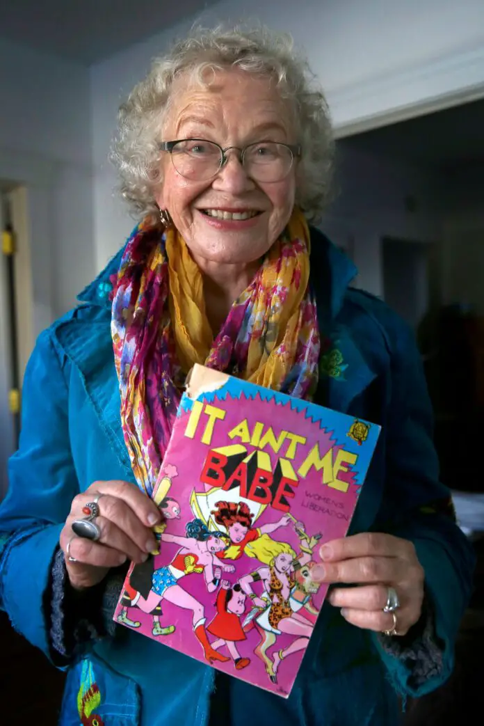 muere-a-los-85-anos-trina-robbins,-la-gran-pionera-del-feminismo-en-el-comic