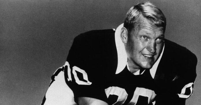 jim-otto,-corridor-of-fame-raiders-middle-who-by-no-means-missed-a-sport,-dies-at-86