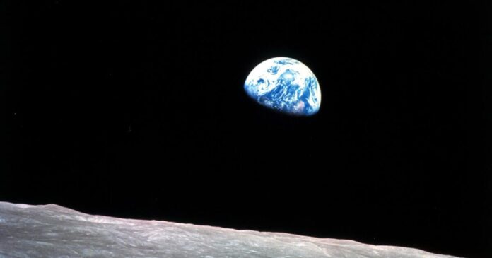 invoice-anders,-apollo-8-astronaut-who-took-iconic-‘earthrise’-picture,-dies-in-airplane-crash