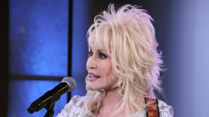 dolly-parton,-in-arrivo-il-musical-‘hey-i’m-dolly’