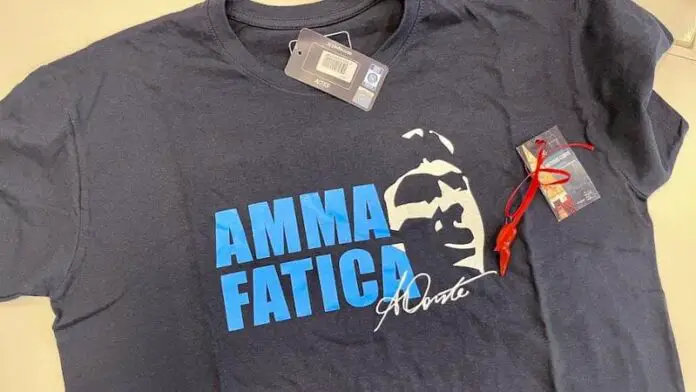 “amma-fatica”:-lo-slogan-di-antonio-conte-diventa-una-t-shirt-gia-richiestissima-a-napoli