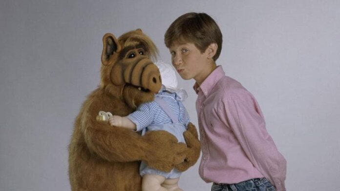 trovato-morto-in-auto-l’attore-benji-gregory,-ex-enfant-prodige-della-sitcom-‘alf’.-aveva-46-anni