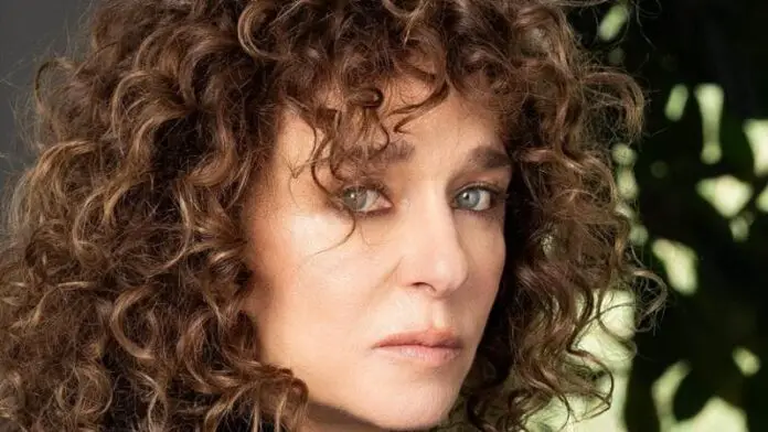 valeria-golino:-“non-sono-ancora-una-donna-libera.-non-temo-il-giudizio:-un-movie-e-completo-dopo-che-l’hanno-visto-gli-altri”