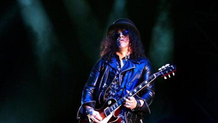 slash,-morta-la-figliastra-lucy-bleu-knight-aveva-25-anni.-il-mistero-del-put-up-su-instagram