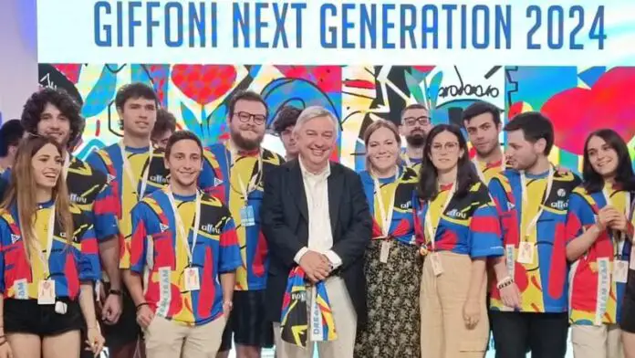 molinari-incontra-i-ragazzi-di-giffoni:-“discutere-con-loro-di-nuovi-orizzonti-del-clima-e-del-digitale-significa-guardare-la-luce-oltre-la-collina”