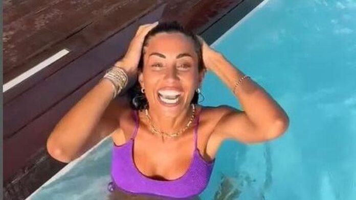 ‘ballando-con-le-stelle’,-un-tuffo-in-piscina-per-la-prima-concorrente-federica-nargi