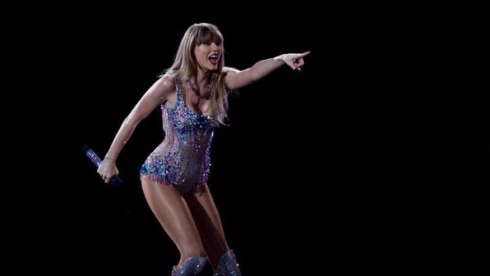 taylor-swift-in-concerto-a-londra,-ed-sheeran-ospite-a-sorpresa